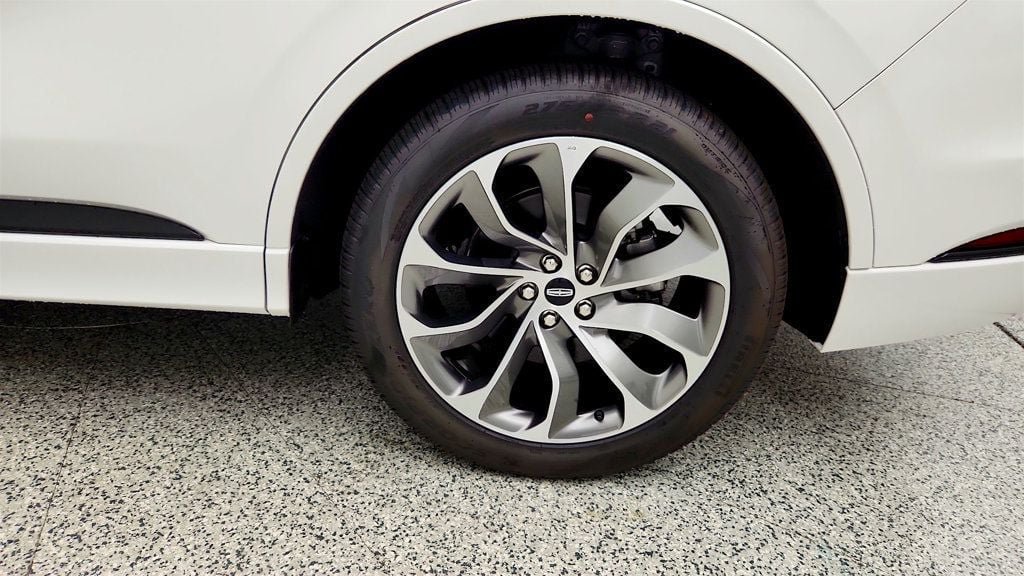 Used 2025 Lincoln Aviator 2WD w/ Jet Appearance Package image 9