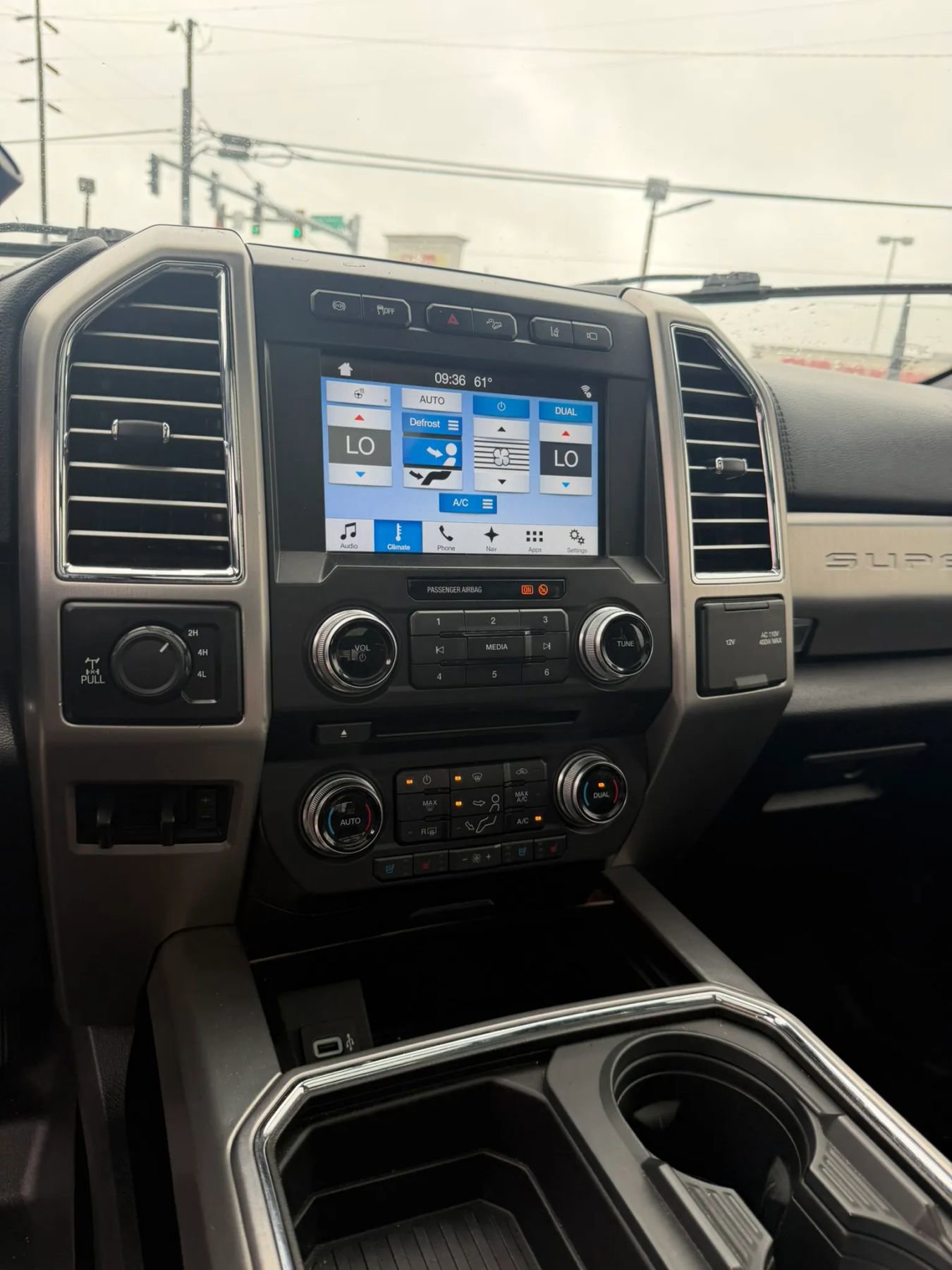 Used 2017 Ford F350 Platinum w/ Platinum Ultimate Package AWD/4WD image 18
