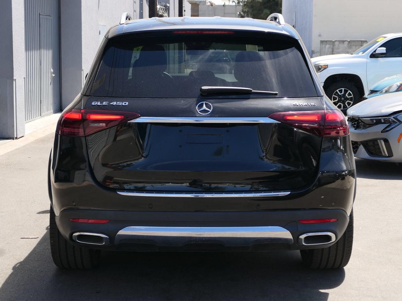 Used 2025 Mercedes-Benz GLE 450 4MATIC image 3