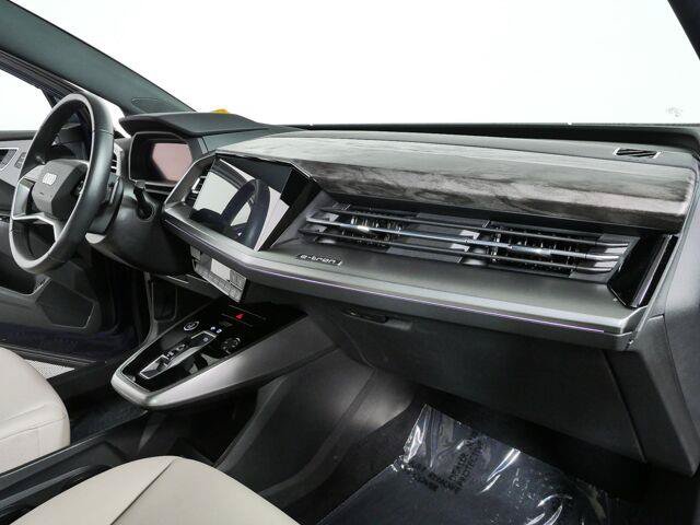 Used 2023 Audi Q4 e-tron Premium Plus w/ Premium Plus AWD/4WD image 26
