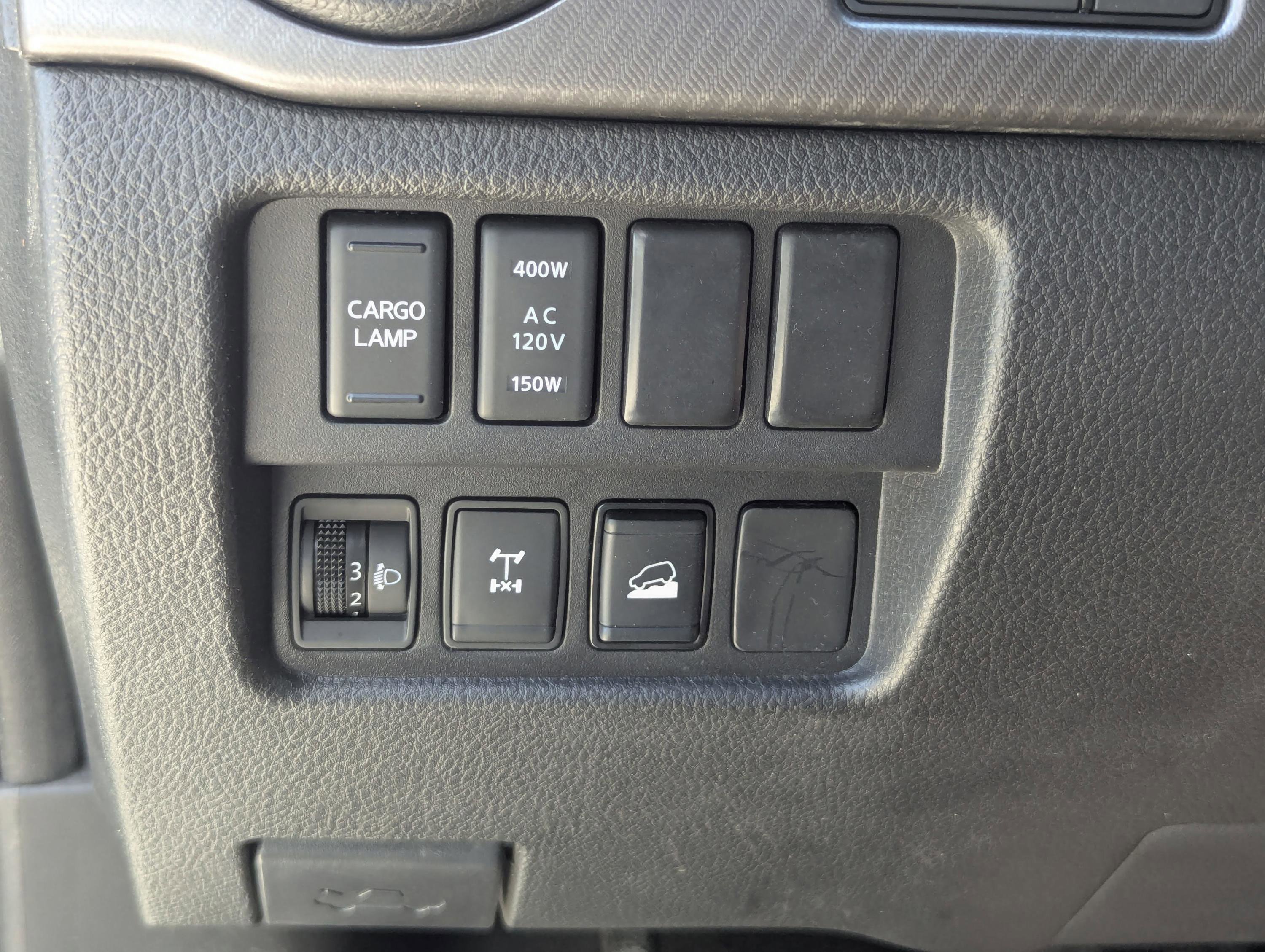 Used 2024 Nissan Titan PRO-4X w/ Pro-4x Convenience Package image 37