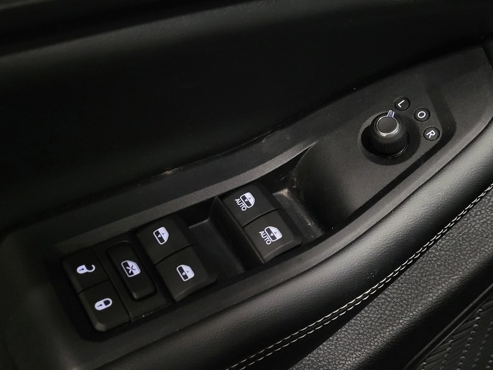 Used 2023 Jeep Grand Cherokee Laredo w/ Luxury Tech Group I image 27