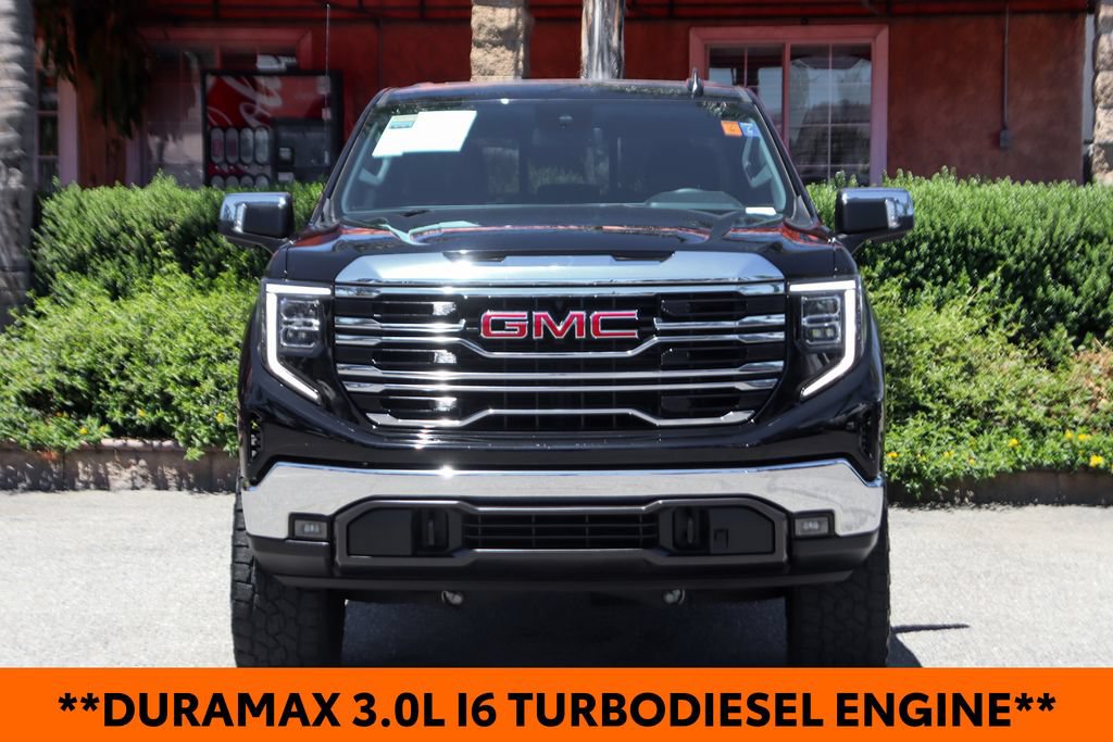 Used 2023 GMC Sierra 1500 SLT w/ SLT Premium Package AWD/4WD image 3