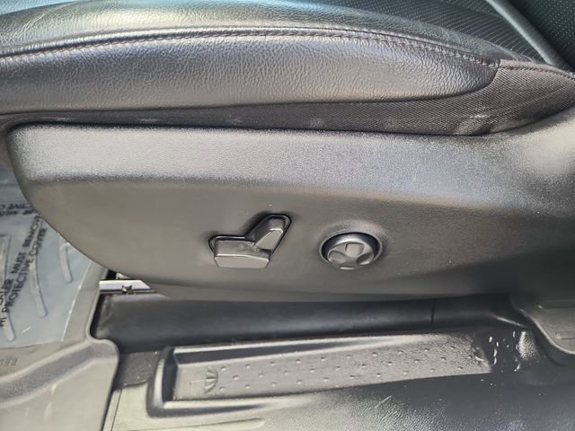Used 2022 Chrysler Pacifica Touring-L w/ S Appearance Package FWD image 16