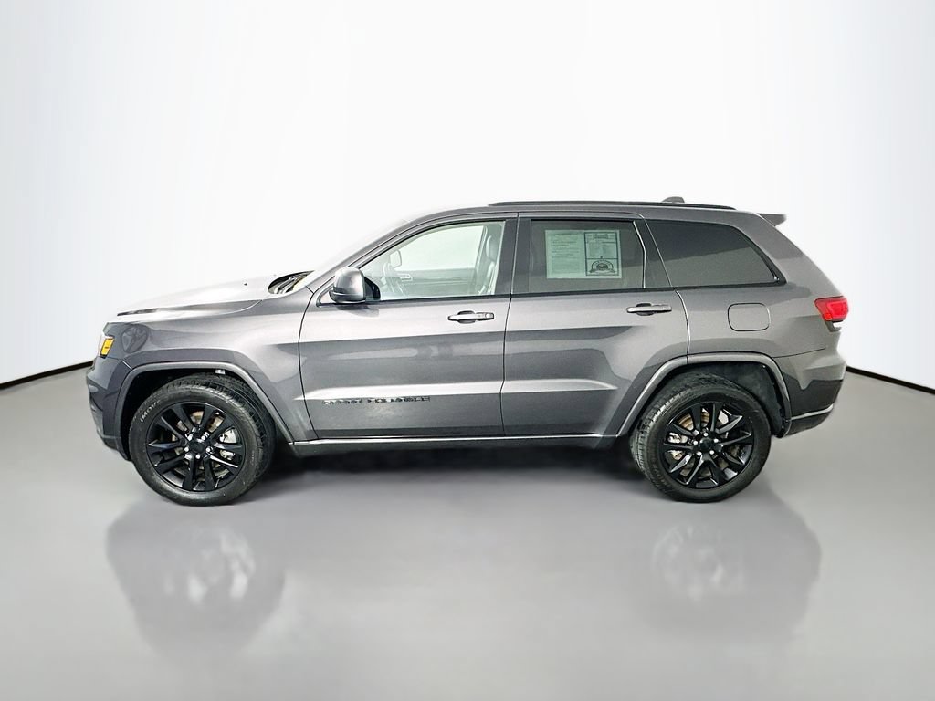 Used 2021 Jeep Grand Cherokee Laredo X AWD/4WD image 4