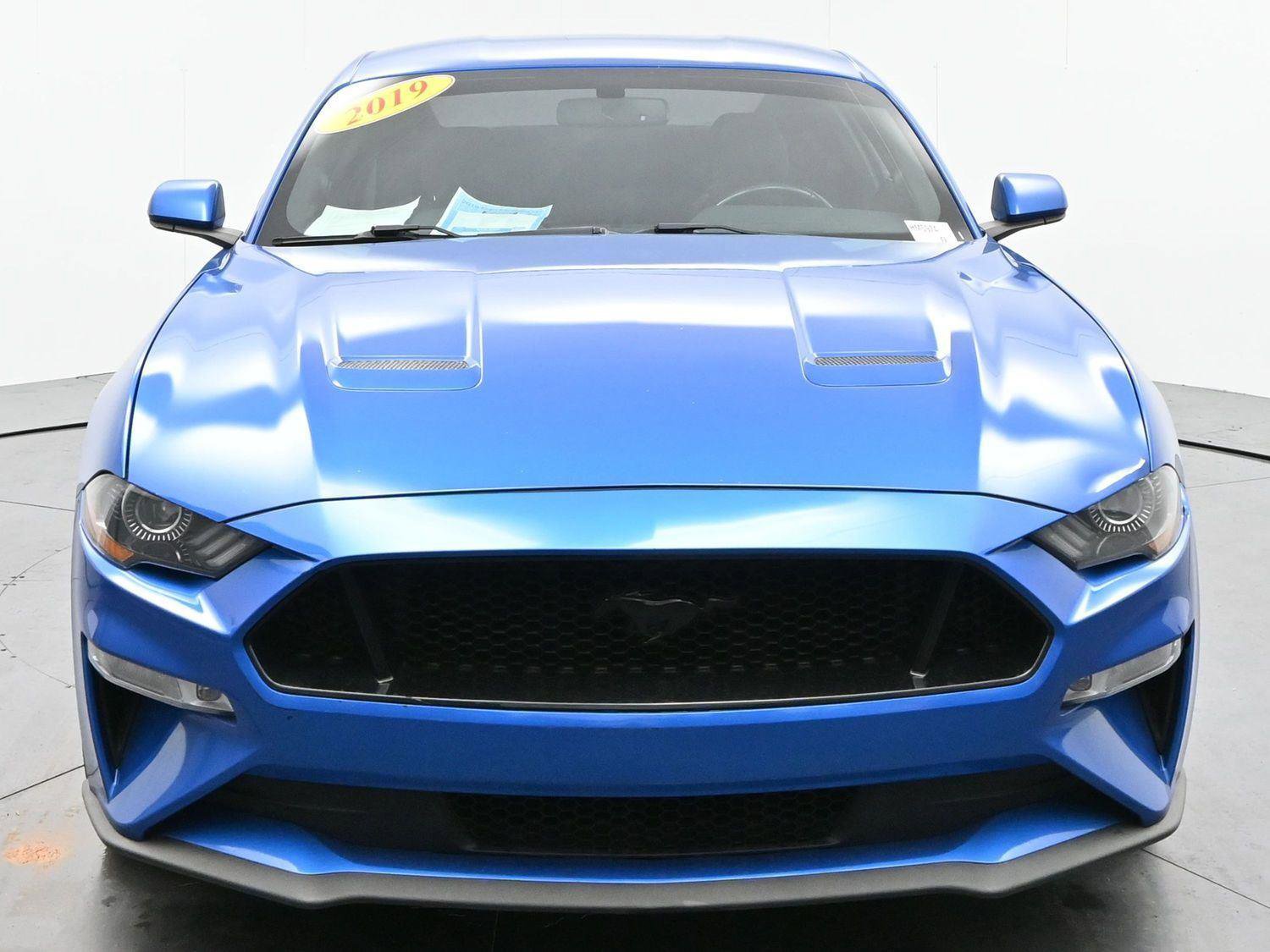 Used 2019 Ford Mustang GT RWD image 2