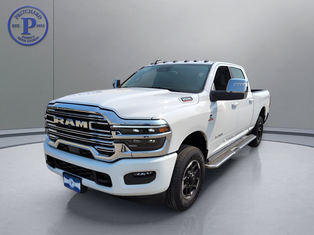 Used 2025 RAM 3500 Laramie AWD/4WD image 3