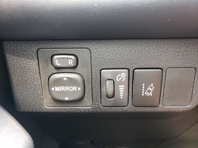 Used 2018 Toyota RAV4 XLE w/ Plus Extra Value Package AWD/4WD image 29