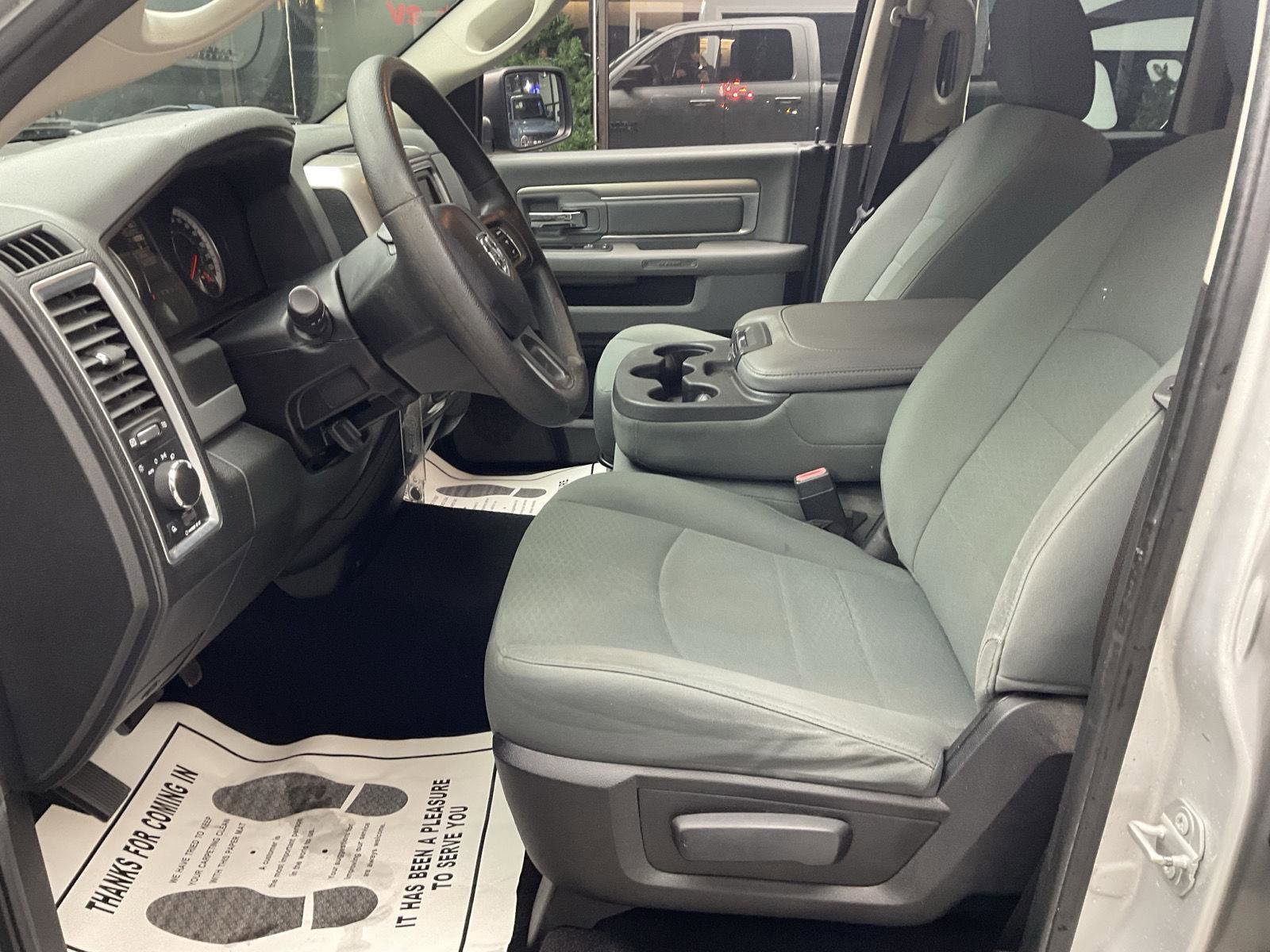 Used 2016 RAM 1500 Classic SLT image 9