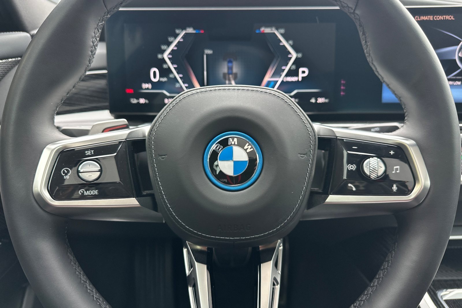 Used 2025 BMW i7 xDrive60 AWD/4WD image 22