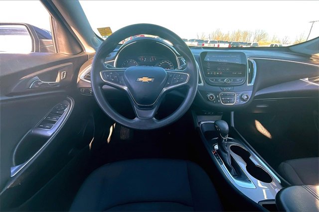 Used 2021 Chevrolet Malibu LT image 7