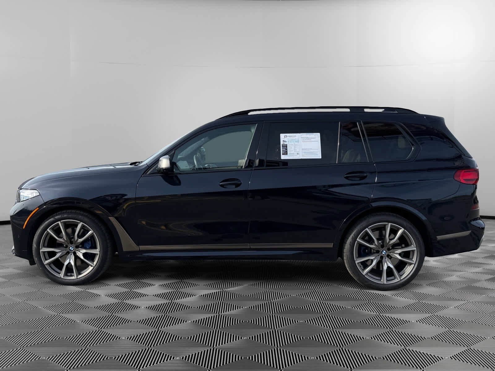 Used 2022 BMW X7 M50i image 2