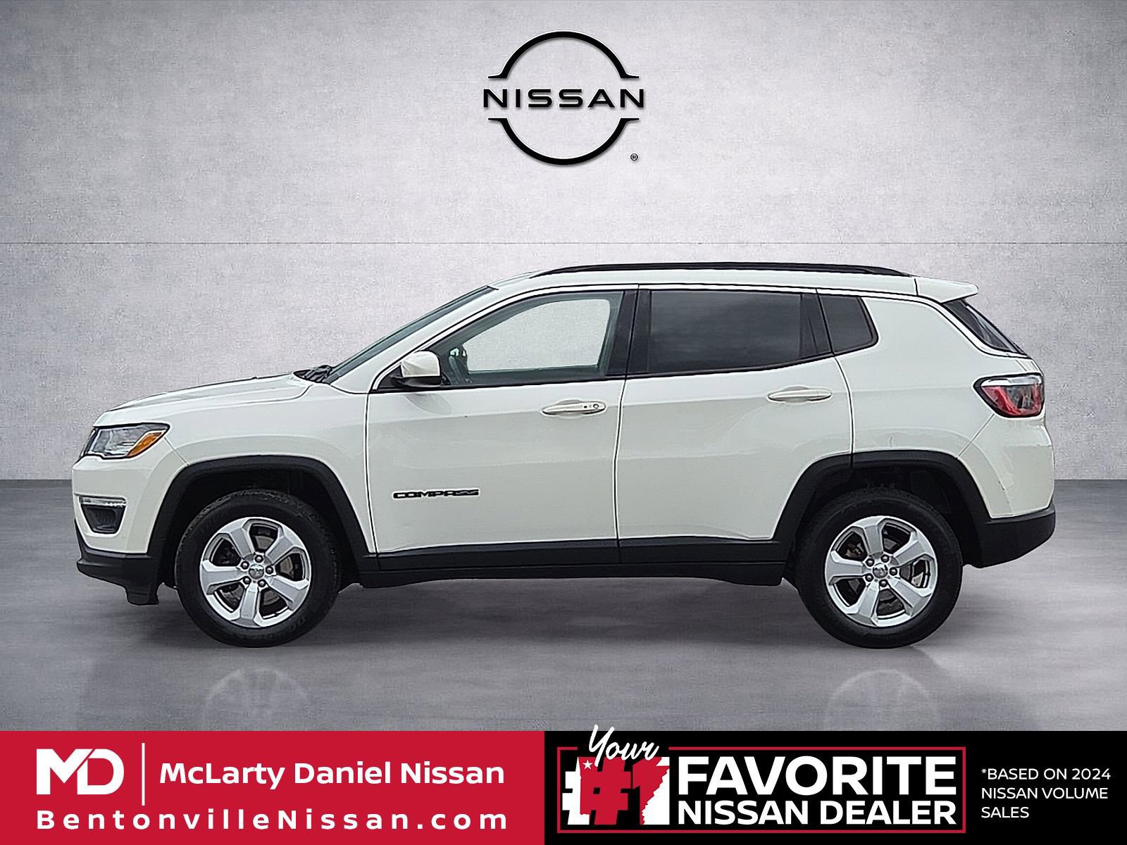 Used 2018 Jeep Compass Latitude w/ Popular Equipment Group AWD/4WD image 3