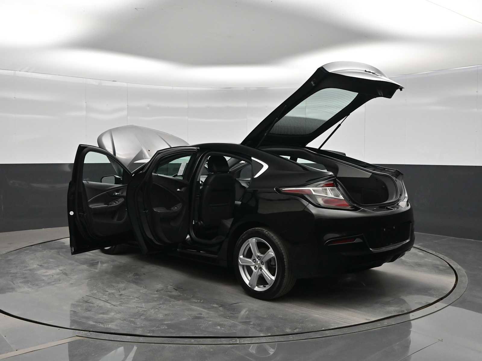 Used 2018 Chevrolet Volt LT w/ Comfort Package FWD image 43