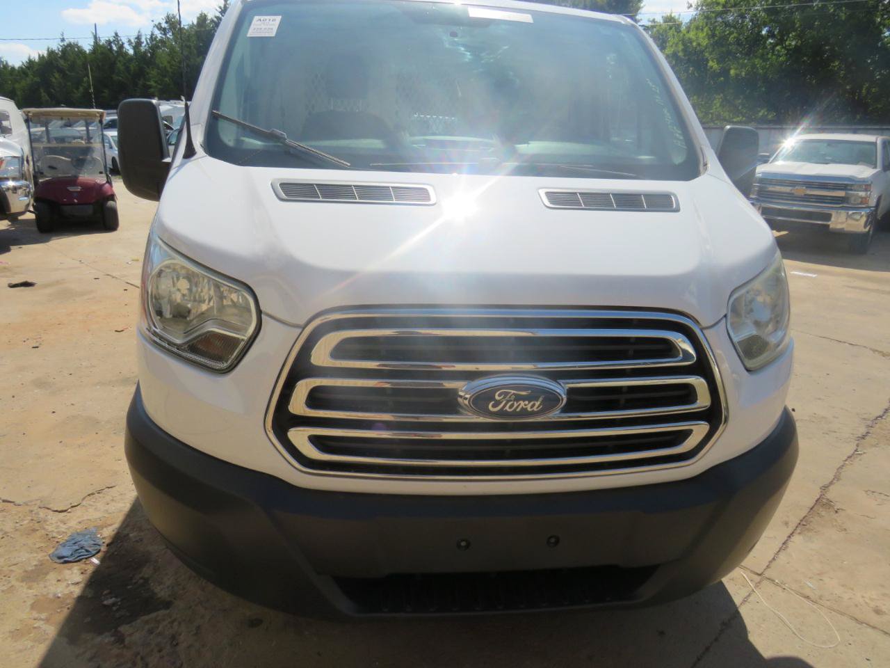 Used 2015 Ford Transit 250 130 Low Roof w/ Exterior Upgrade Package RWD image 2