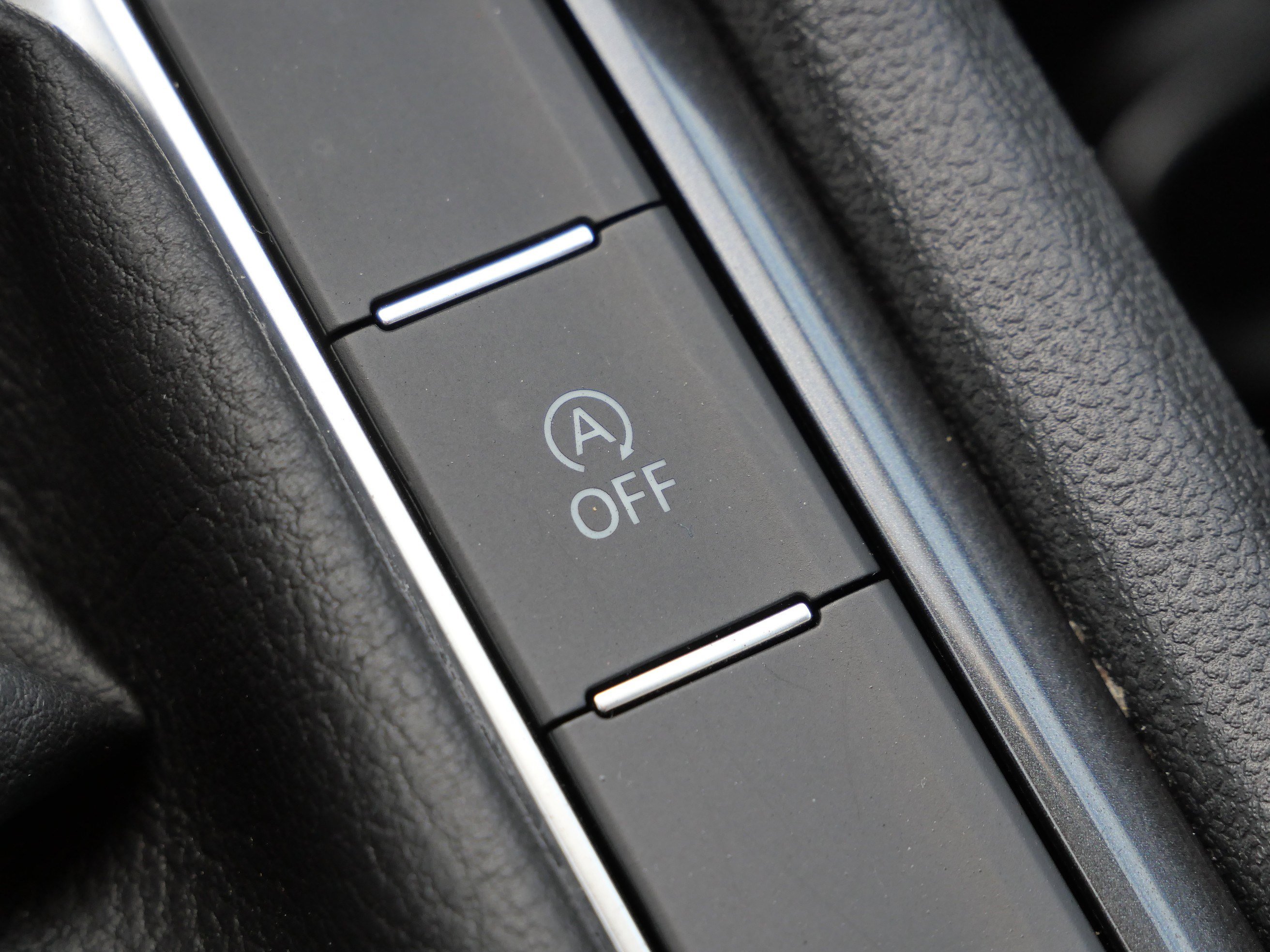 Certified 2023 Volkswagen Tiguan S image 32