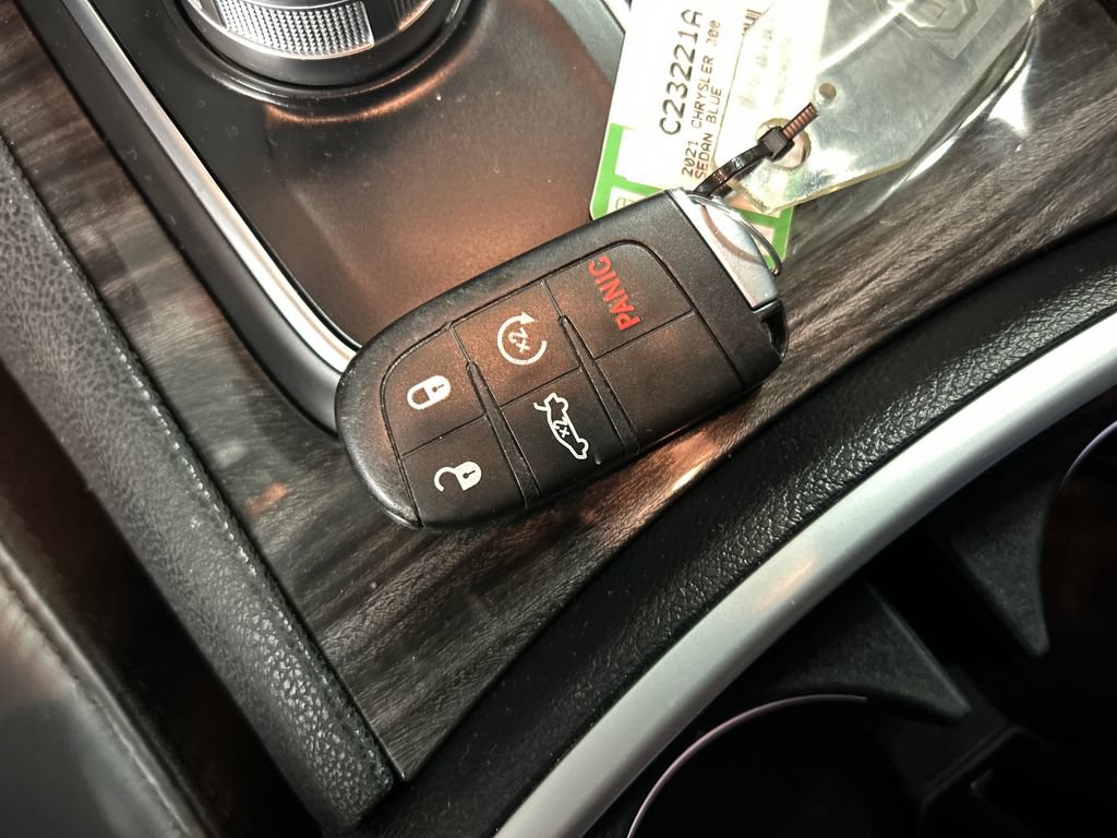 Used 2021 Chrysler 300 Touring L AWD/4WD image 22