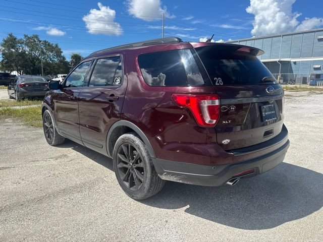 Used 2018 Ford Explorer XLT w/ Equipment Group 202A FWD image 5