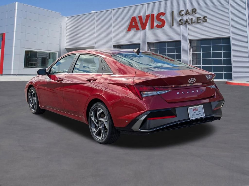 Used 2025 Hyundai Elantra SEL image 9
