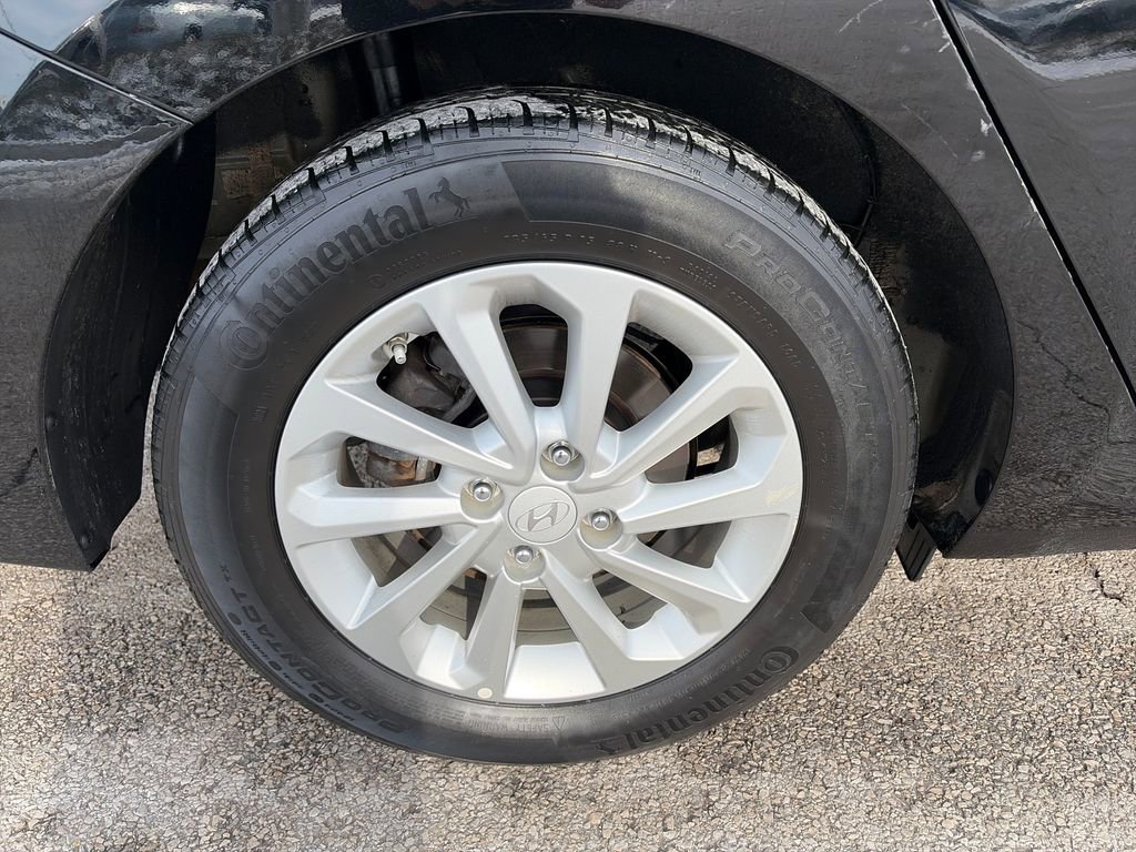 Used 2019 Hyundai Accent SEL image 12