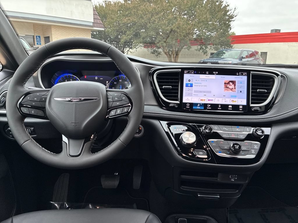 New 2026 Chrysler Pacifica Select w/ S Appearance Package FWD image 14