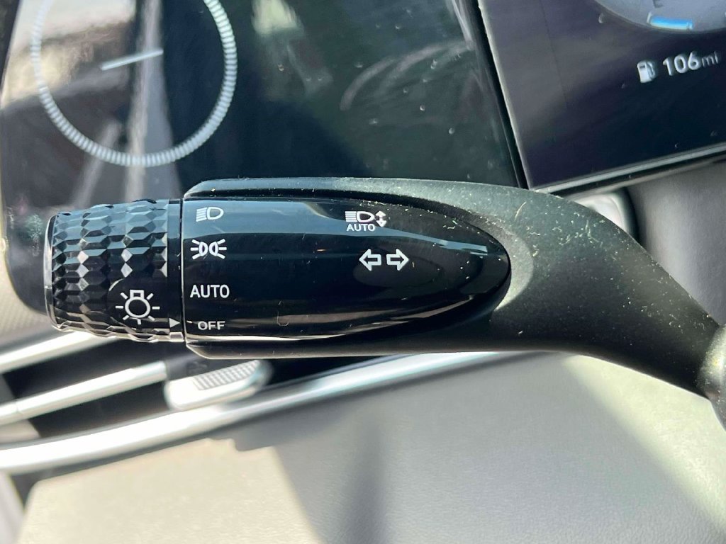 Certified 2025 Hyundai Elantra SEL FWD image 22