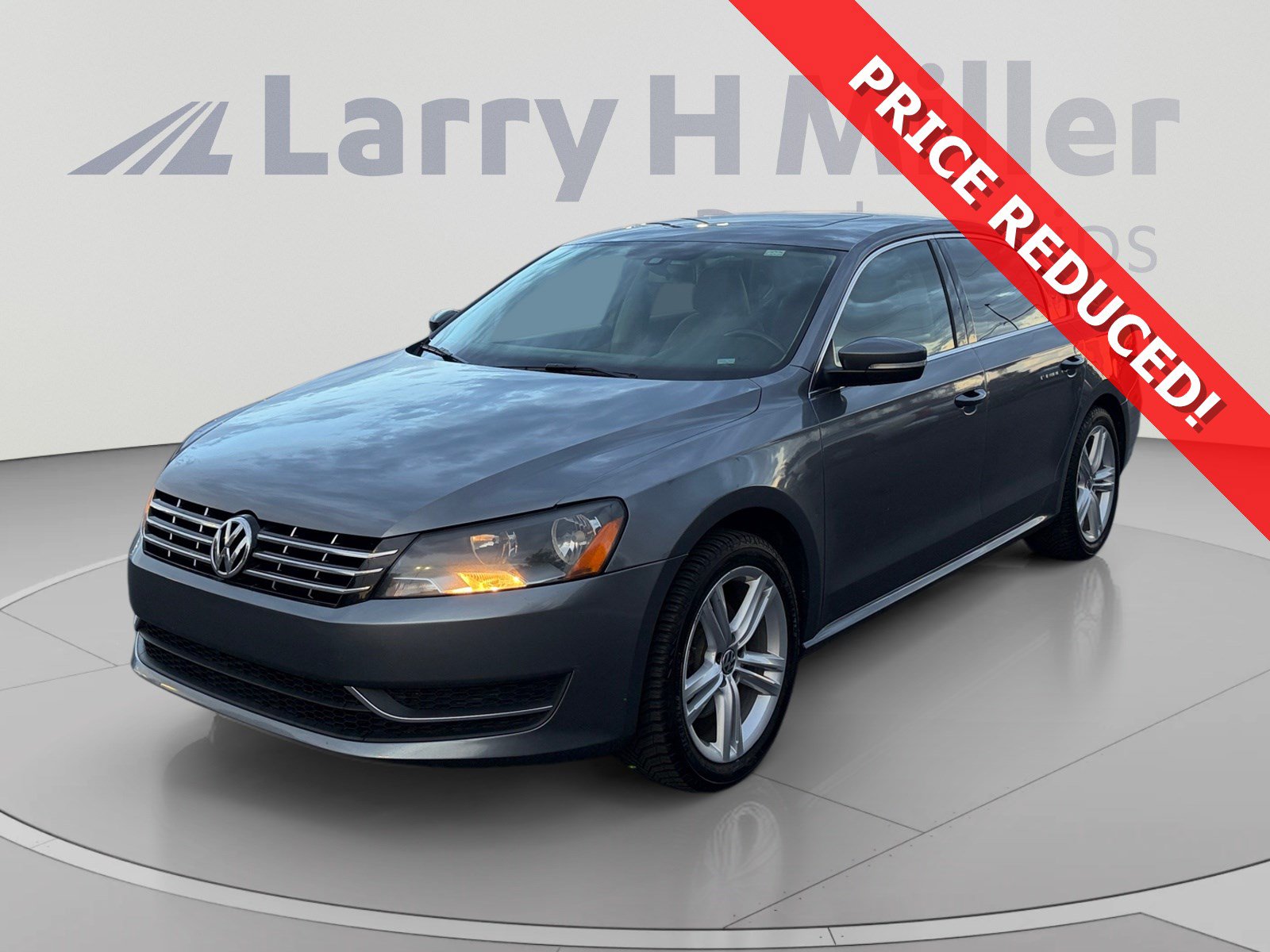 Used 2015 Volkswagen Passat TDI SE FWD image 1