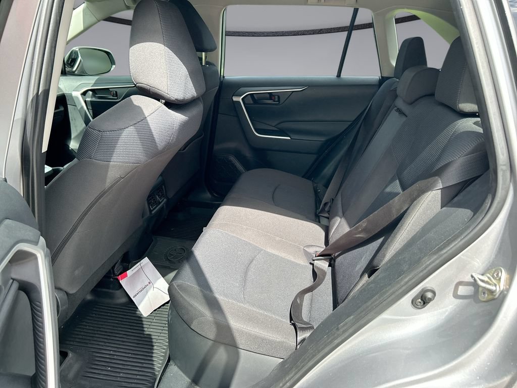 Used 2025 Toyota RAV4 LE AWD/4WD image 28