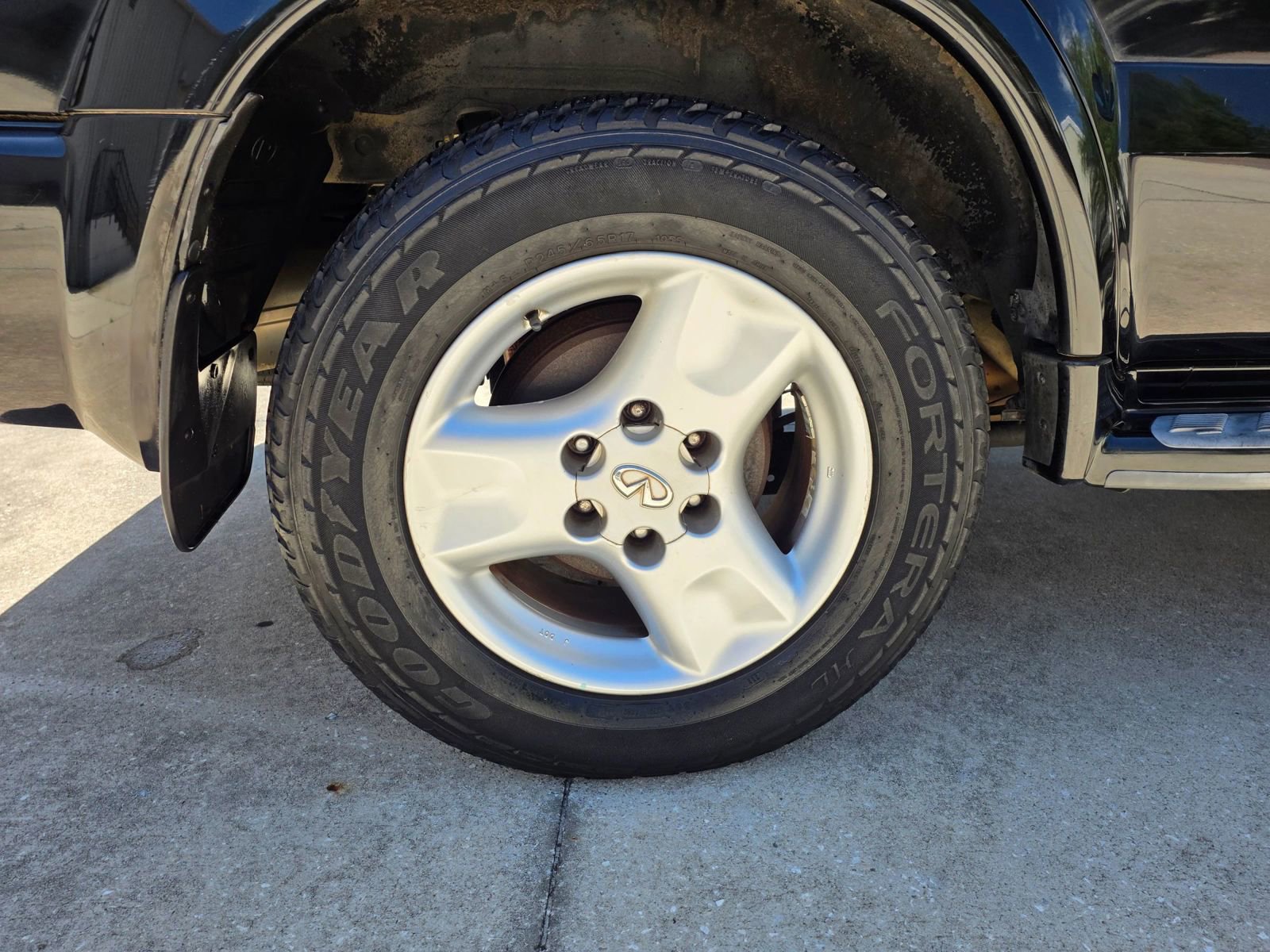 Used 2001 INFINITI QX4 2WD image 12