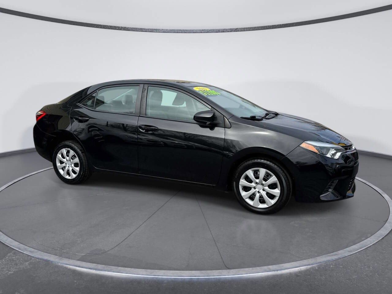 Used 2015 Toyota Corolla LE FWD image 6
