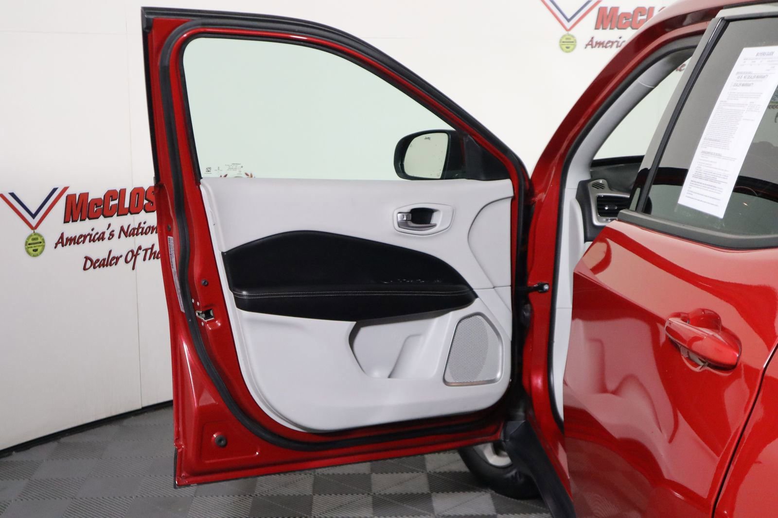 Used 2021 Jeep Compass Latitude w/ Driver Assistance Group image 30