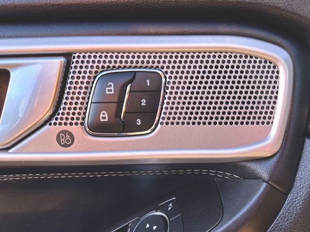 Used 2020 Ford Explorer Limited image 25