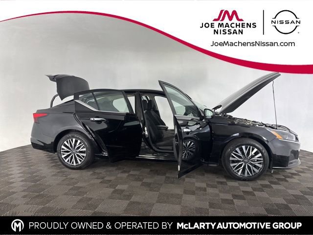Used 2025 Nissan Altima 2.5 SV image 13