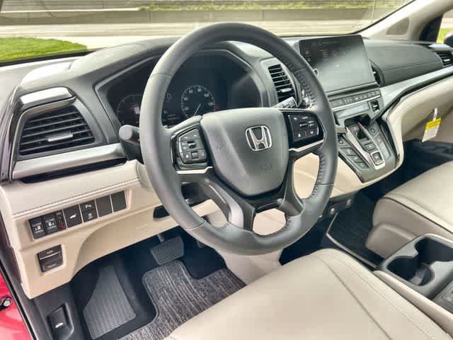 Certified 2026 Honda Odyssey Touring image 15