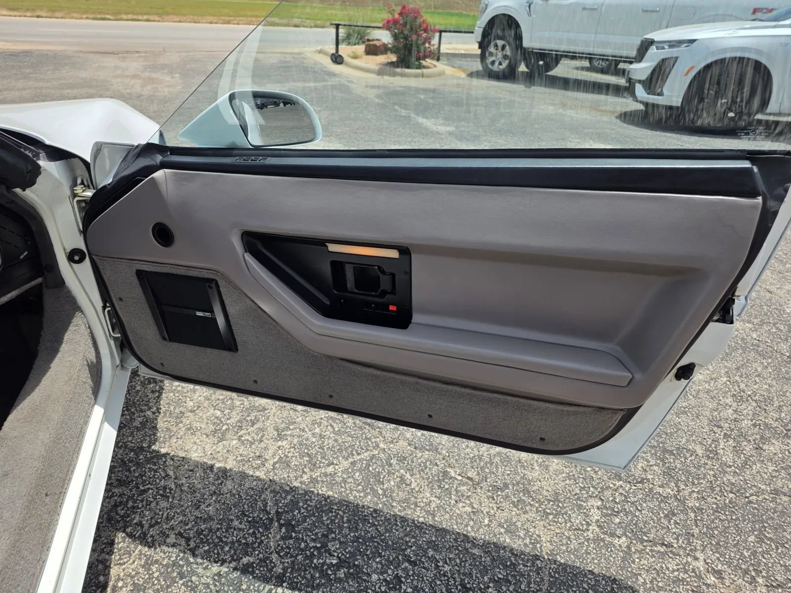 Used 1989 Chevrolet Corvette Coupe RWD image 12