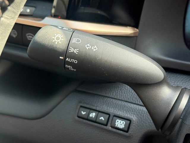 Used 2025 Toyota Crown Signia w/ Advanced Technology Package AWD/4WD image 18
