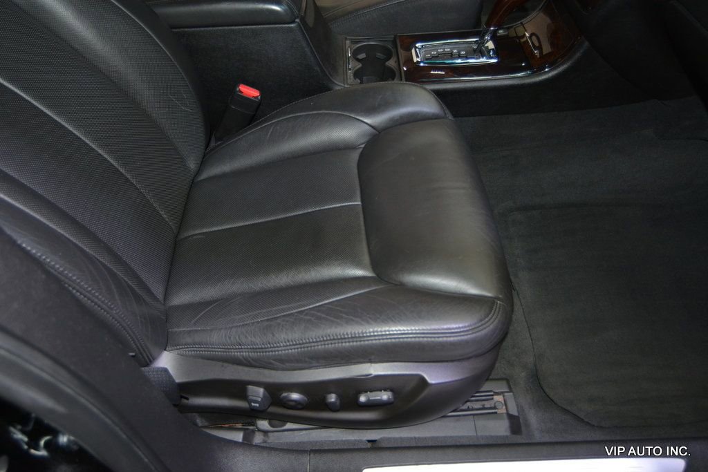 Used 2010 Cadillac DTS Premium w/ Driver Awareness Package image 18