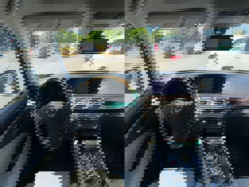 Used 2013 Lexus LS 460 w/ Comfort Pkg RWD image 14