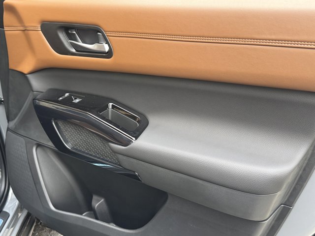 New 2026 Nissan Pathfinder Platinum AWD/4WD image 7