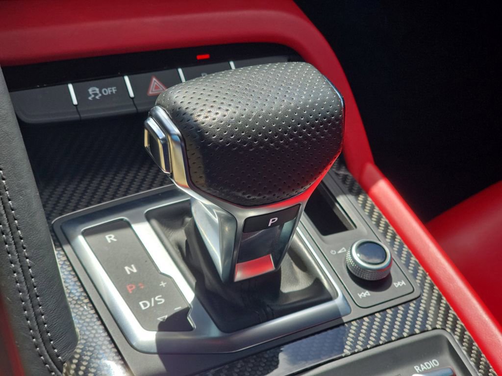 Used 2022 Audi R8 V10 w/ Premium Package image 18