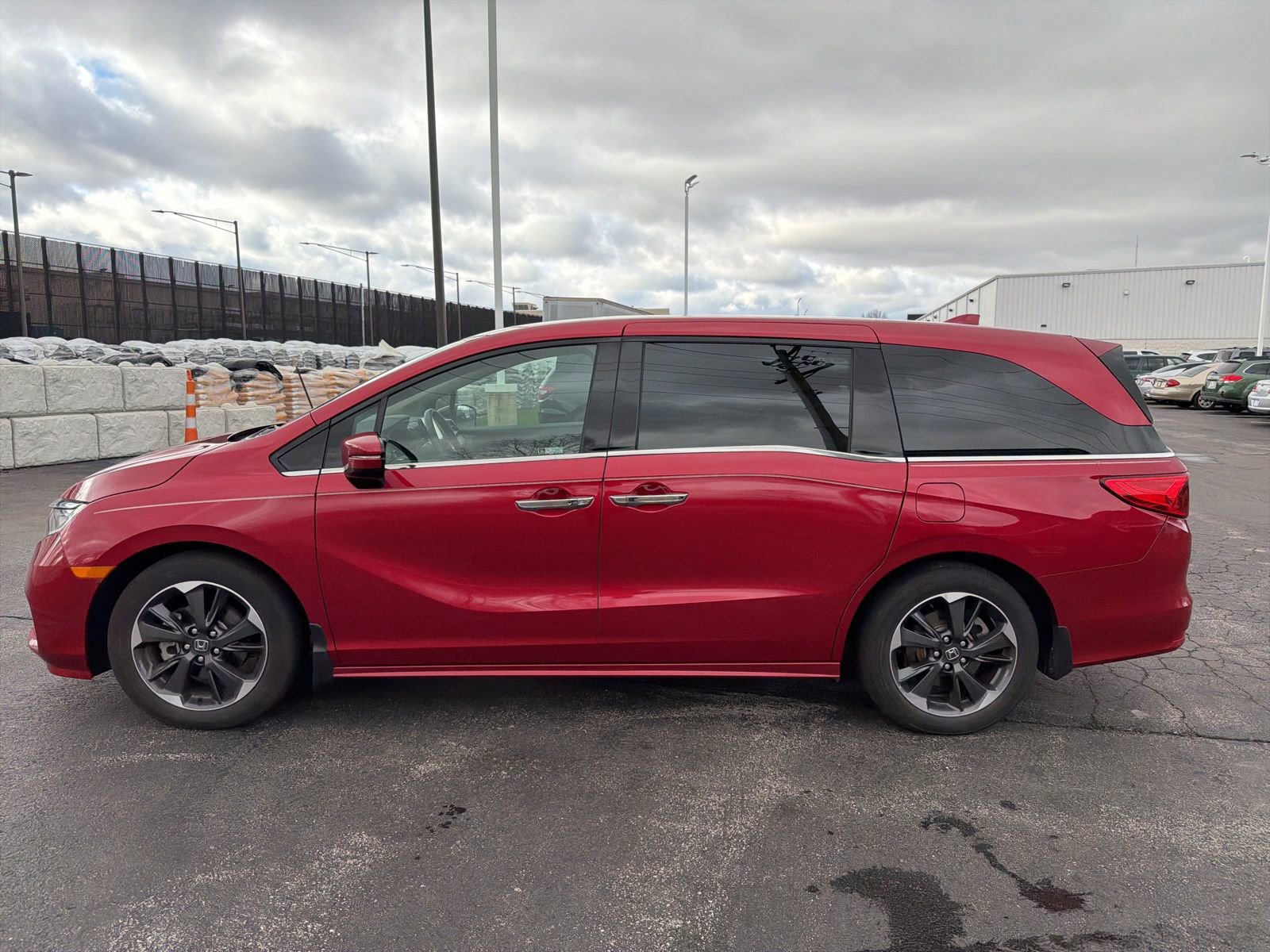 Used 2023 Honda Odyssey Elite image 3