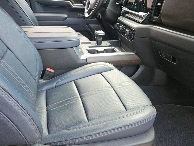 Used 2025 Chevrolet Silverado 1500 High Country w/ Technology Package AWD/4WD image 20