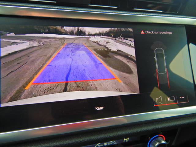 Used 2025 Audi Q3 2.0T Premium image 19