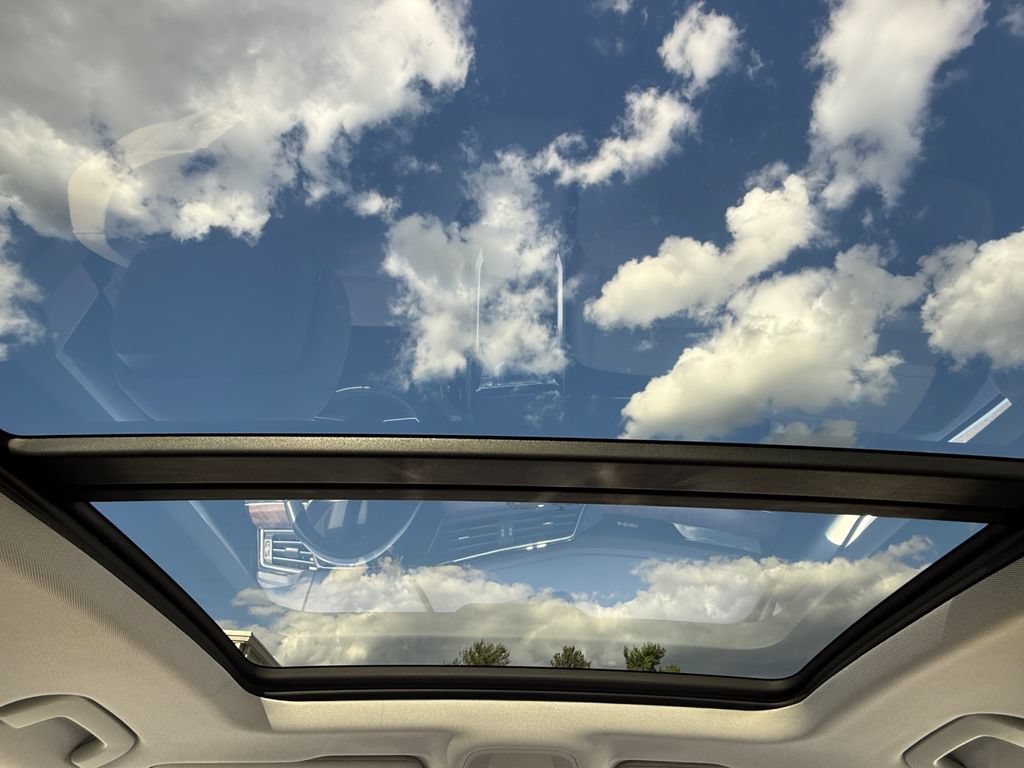 Used 2019 Audi e-tron Premium Plus AWD/4WD image 24