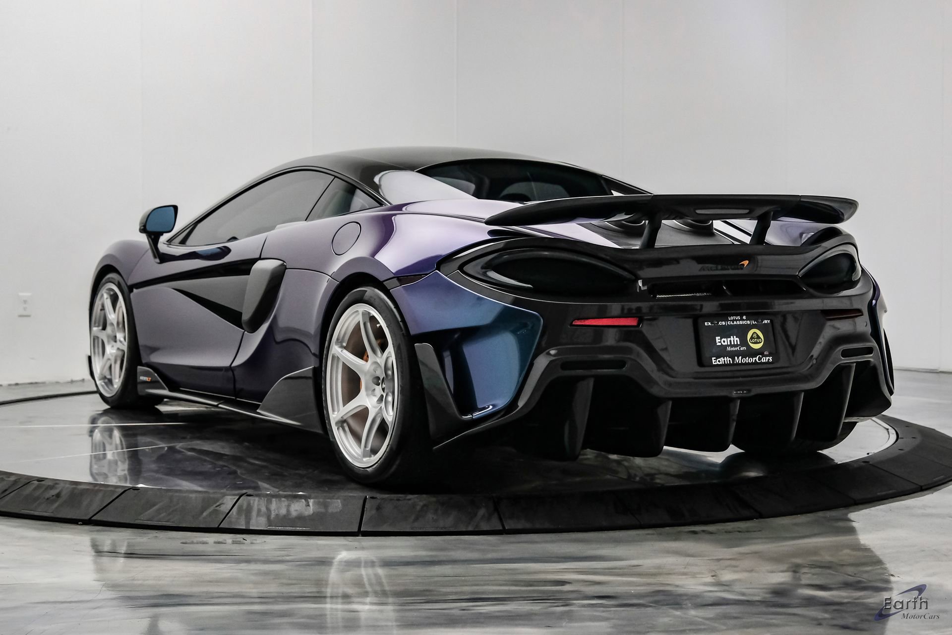 Used 2019 McLaren 600LT RWD image 12