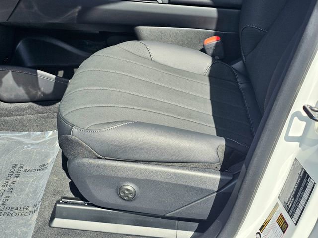 New 2026 Mercedes-Benz EQE 320 4MATIC SUV image 18