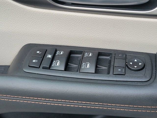 Used 2020 Chrysler Pacifica Touring-L Plus w/ Advanced Safetytec Group image 30