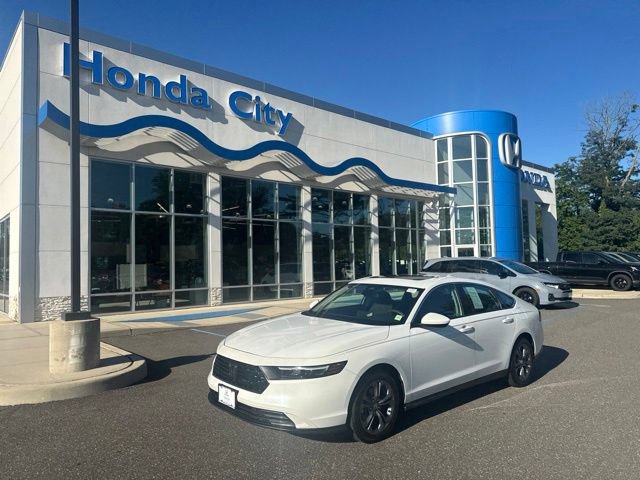 Used 2023 Honda Accord EX image 2
