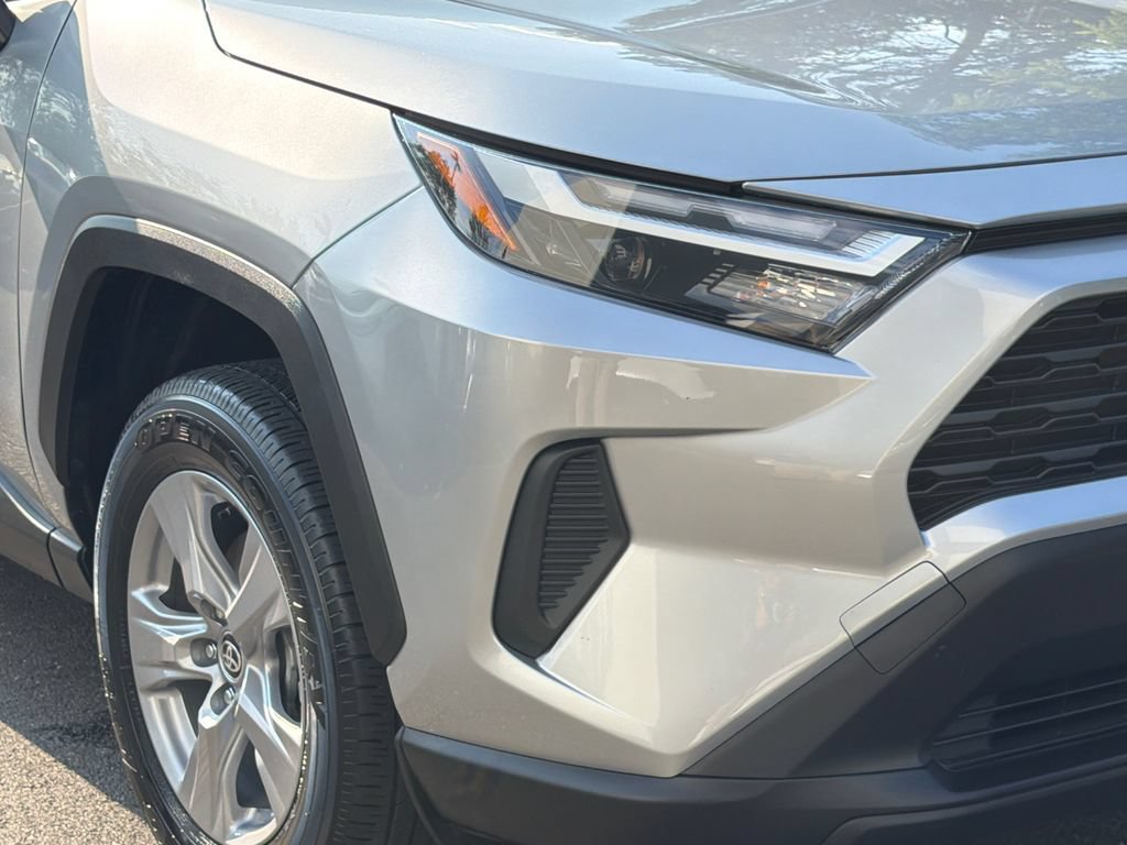Used 2025 Toyota RAV4 XLE w/ Convenience Package AWD/4WD image 10