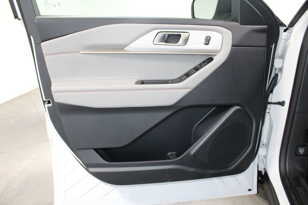 New 2025 Ford Explorer Active w/ Active Comfort Package image 27